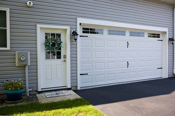 24/7 Emergency Garage Door Panel Replacement experts in Petaluma, CA